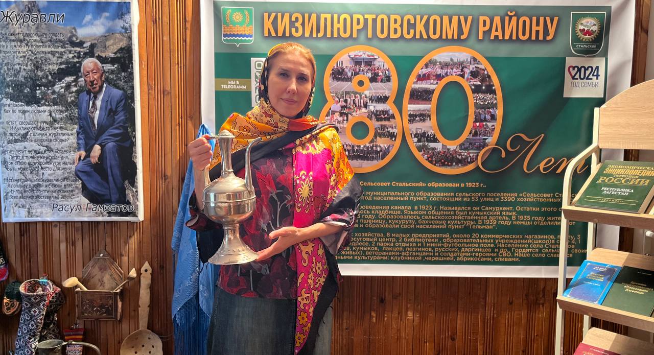 11 сентября в поселении  Стальское  прошло мероприятие к юбилею района. Организаторы -директор КДЦ поселения Р. Джалалова и заведующая библиотекой М.Алиева..